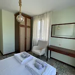 Two Bedroom In Gl Apartamento *
