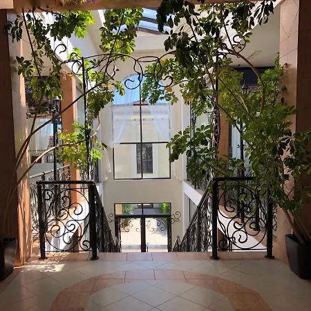 Two Bedroom In Gl