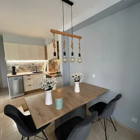 Two Bedroom In Gl