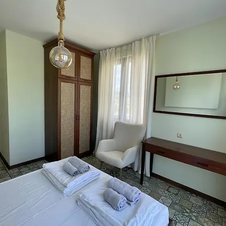 Two Bedroom In Gl Appartement *