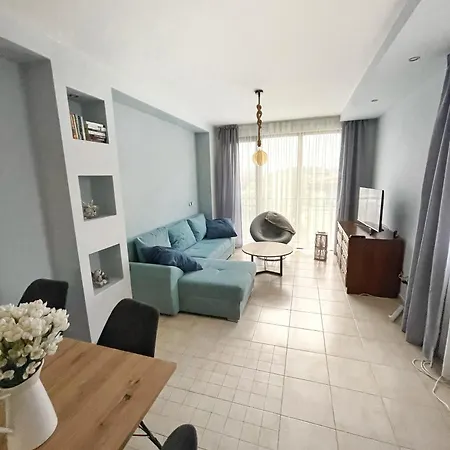 Two Bedroom In Gl Apartment